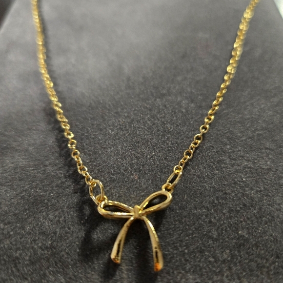 Goldplated Bow Fashion Necklace - Picture 2 of 4